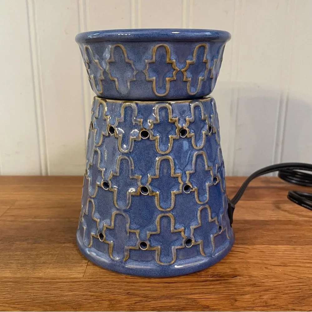 Retired PartyLite “Garden Gate” ScentGlow Wax Warmer - Picture 2 of 6